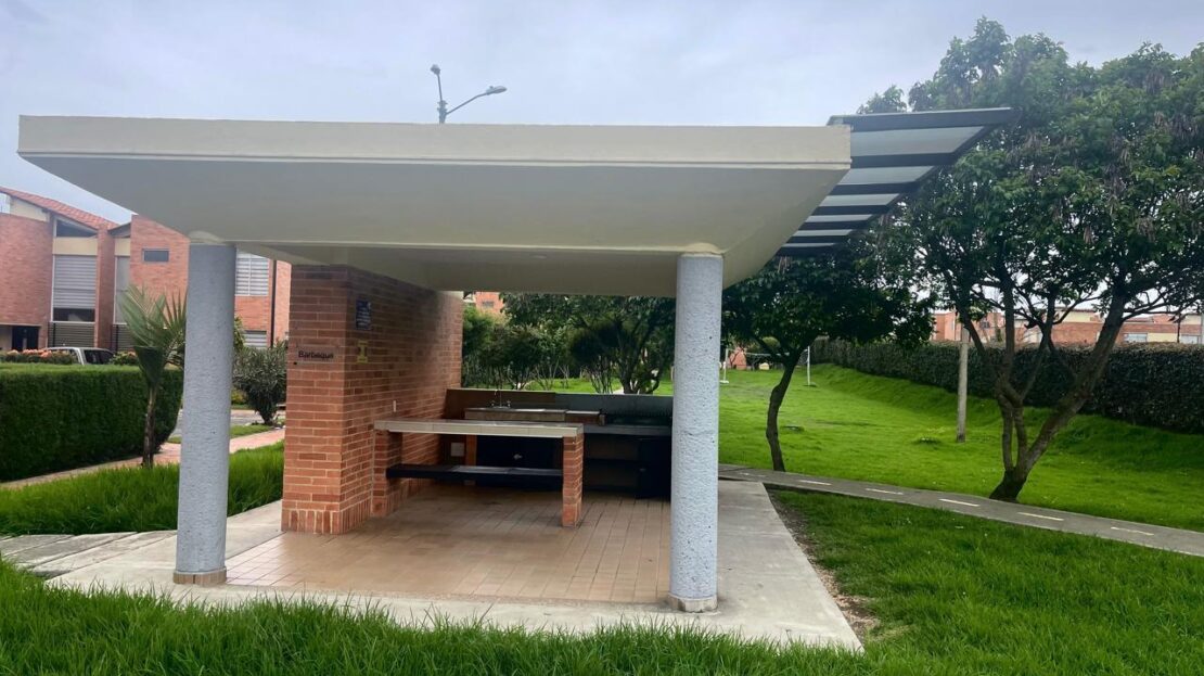 WhatsApp Image 2024 05 25 at 22.19.05 30