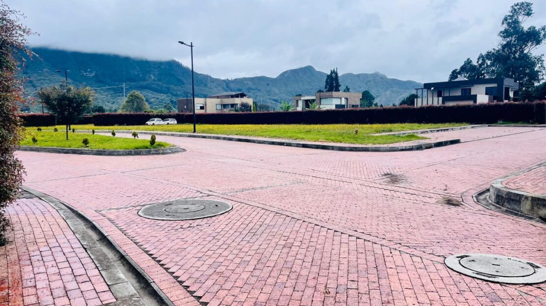 WhatsApp Image 2024 06 17 at 16.09.32 10