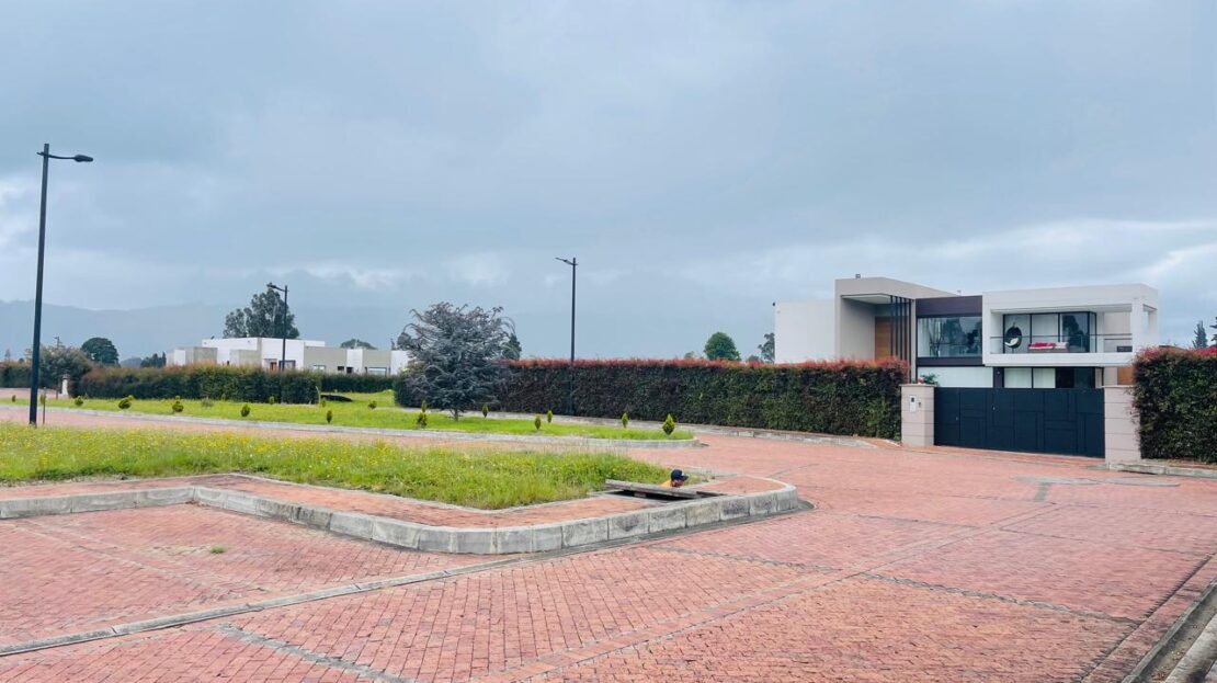 WhatsApp Image 2024 06 17 at 16.09.32 12