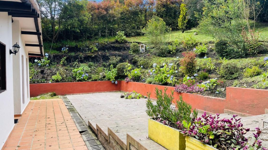 WhatsApp Image 2024 11 26 at 22.04.05 12