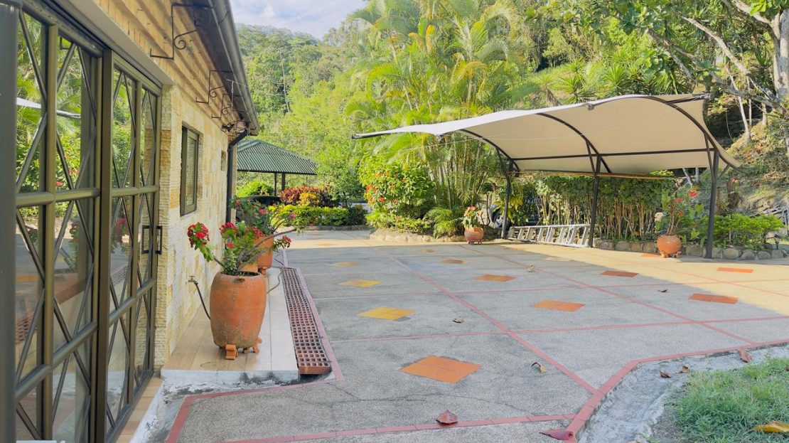 WhatsApp Image 2025 10 17 at 09.57.05